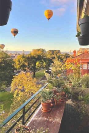 Two Bedr Art Deco Flat - East Melb - 5min to MCG